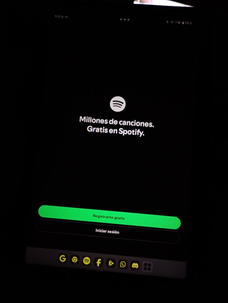 MartinNeriF's tweet photo. Se cayó Spotify

Desde ayer Spotify empezó a fallar la conexión con cierres de sesión repentinos a pesar de tener una buena conexión
Hoy al intentar iniciar sesión otra vez, no funcionaba, se desaparecían las canciones de las playlist pero tiempo después se cerró sesión otra vez. https://t.co/DrEF0NlKt9