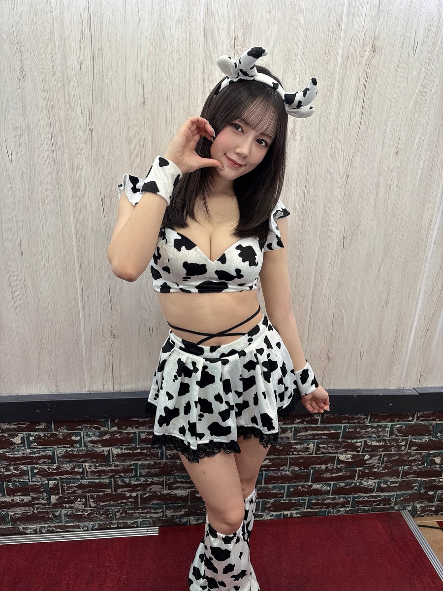本日は涼森れむちゃんのイベントDAYだお😄

ラムタラエピカリアキバ店様にて13時スタート予定です！！
サインありの3枚購入はおかげさまで完売となります！！🙇‍♂️

2枚購入チケットは15時30分まで受け付けしておりますので、この機会にカワイイれむちゃんに愛にいこう！！❤️