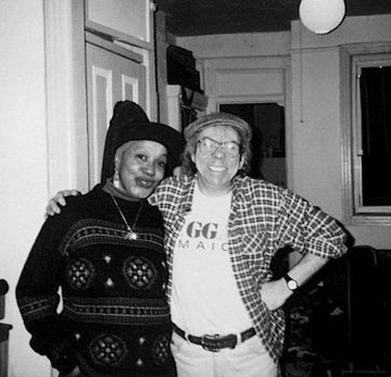 PiedPiperHouse's tweet photo. Remembering Andrea Rochelle 'Bunky' Skinner (August 14, 1942 - March 20, 2011). Rest in heaven🕊
📷Yoshi Nagato, Greenwich Village, NYC. circa 1990
https://t.co/myH7DDPVrO
#BunkyAndJake https://t.co/upmPkykTyy