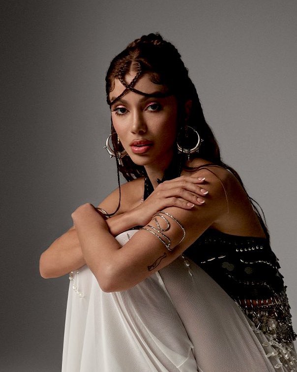 fonteanittabr's tweet image. JÁ É DELA! A conta oficial do Grammy Latino curtiu a publicação de Anitta com a performance de “Pinterest” no COLORS.