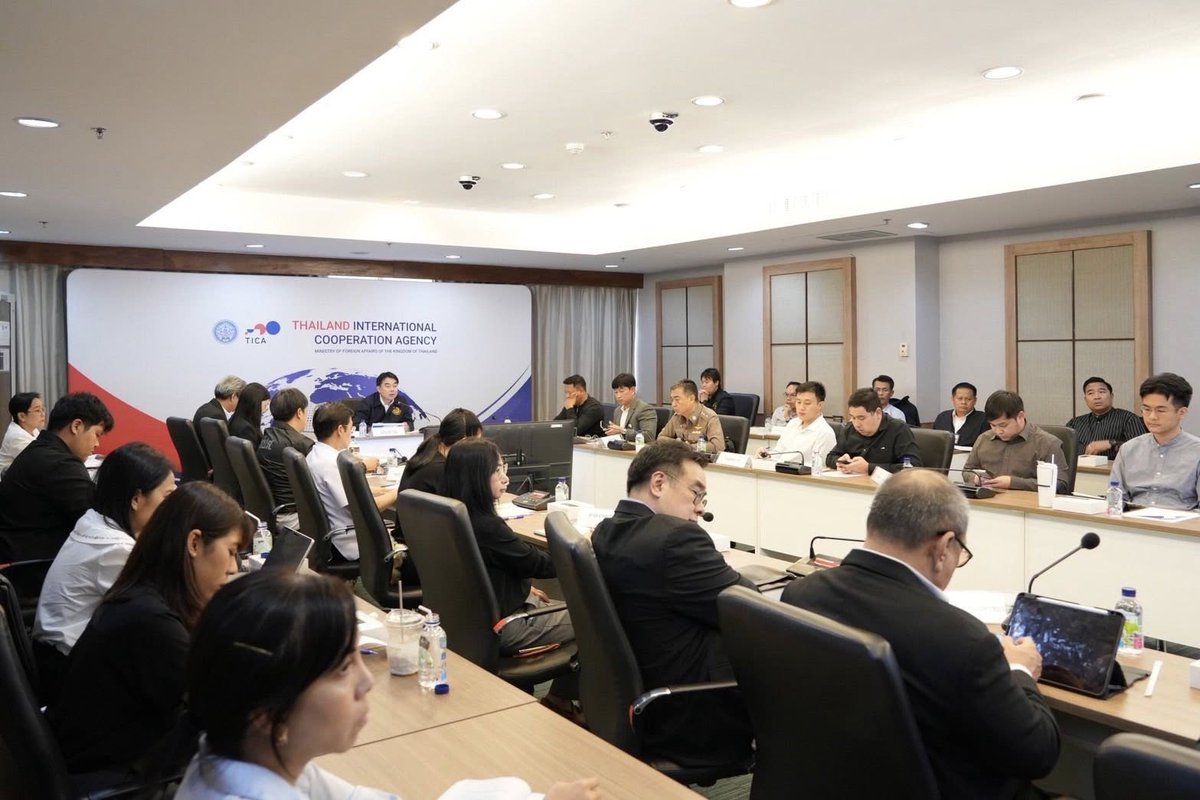 #กรมการกงสุล จัดการประชุมหารือมาตรการป้องกันการลักลอบนำกัญชาหรือสารเสพติดไปต่างประเทศ

อ่านข่าวเพิ่มเติมที่ : facebook.com/share/p/1GoXQg…
#thaiconsular