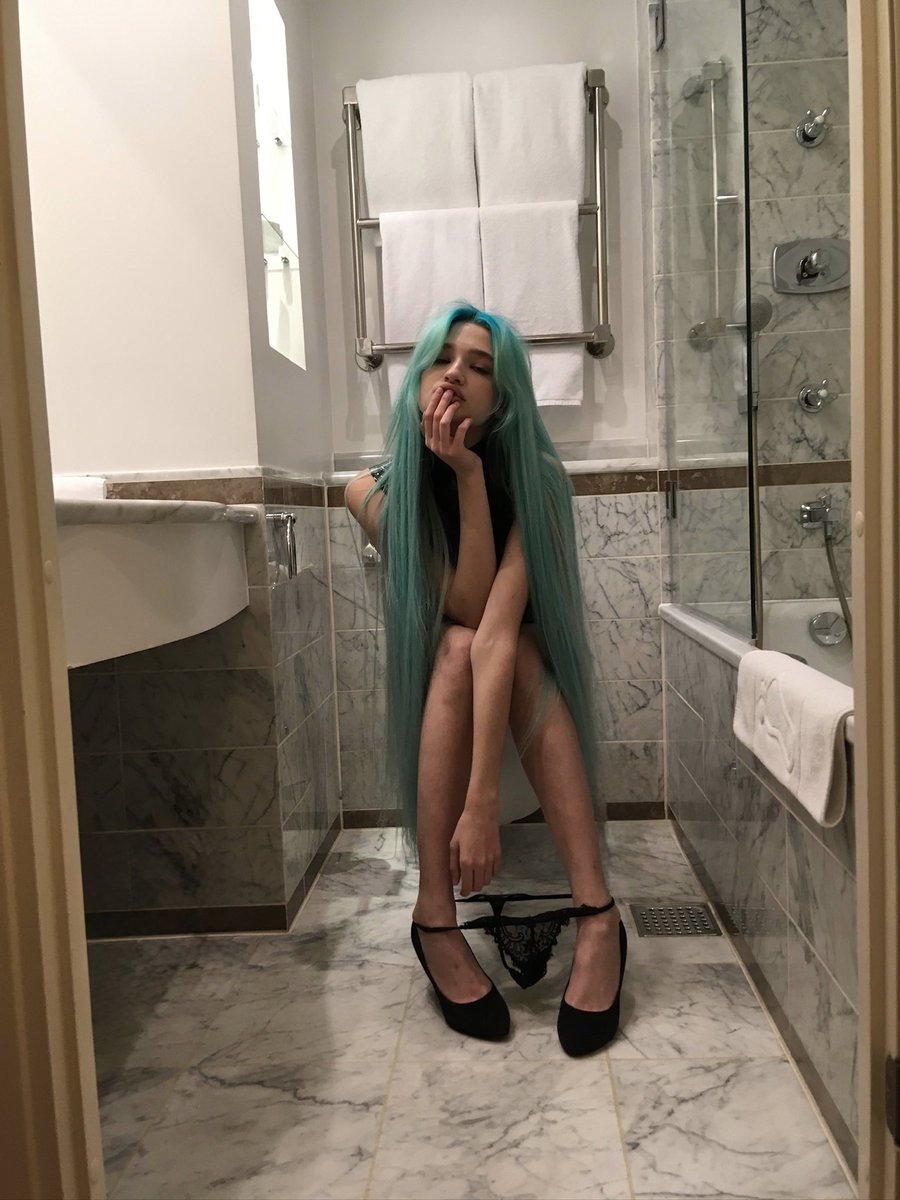 anokhinalol's tweet photo. | got caught here 🩵 https://t.co/oQTqzF8B1c