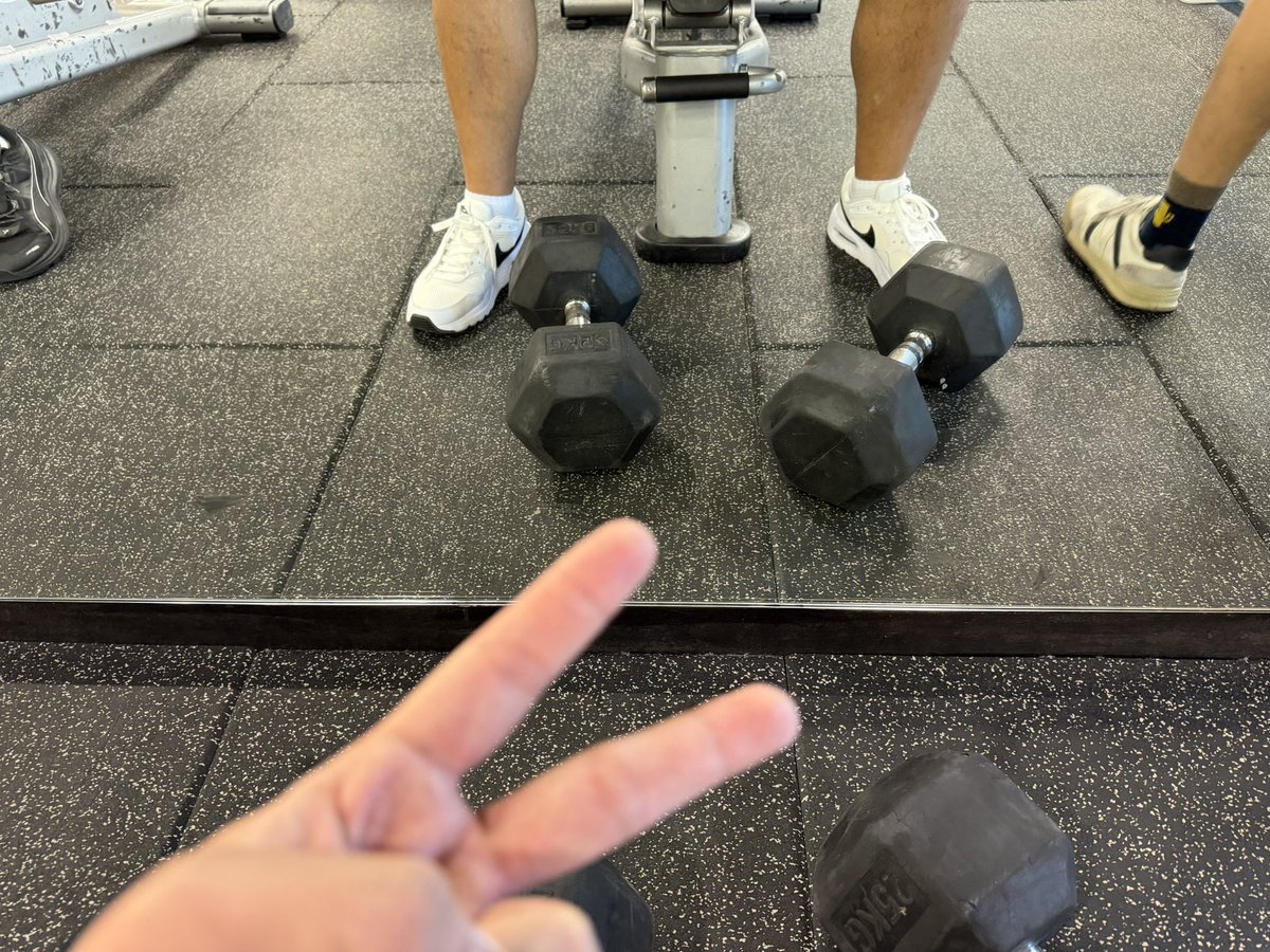 🌰🐢Gurily tweet media