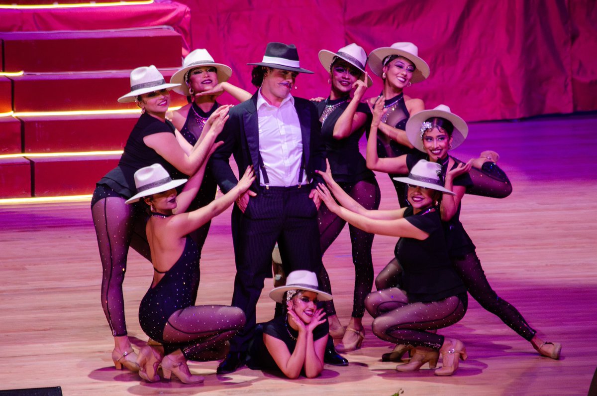 Eres pichi para mí, de lo que no cabe más, y yo sé de algunas por ahí que van desesperas detrás de ti
🎤💃👯‍♀️