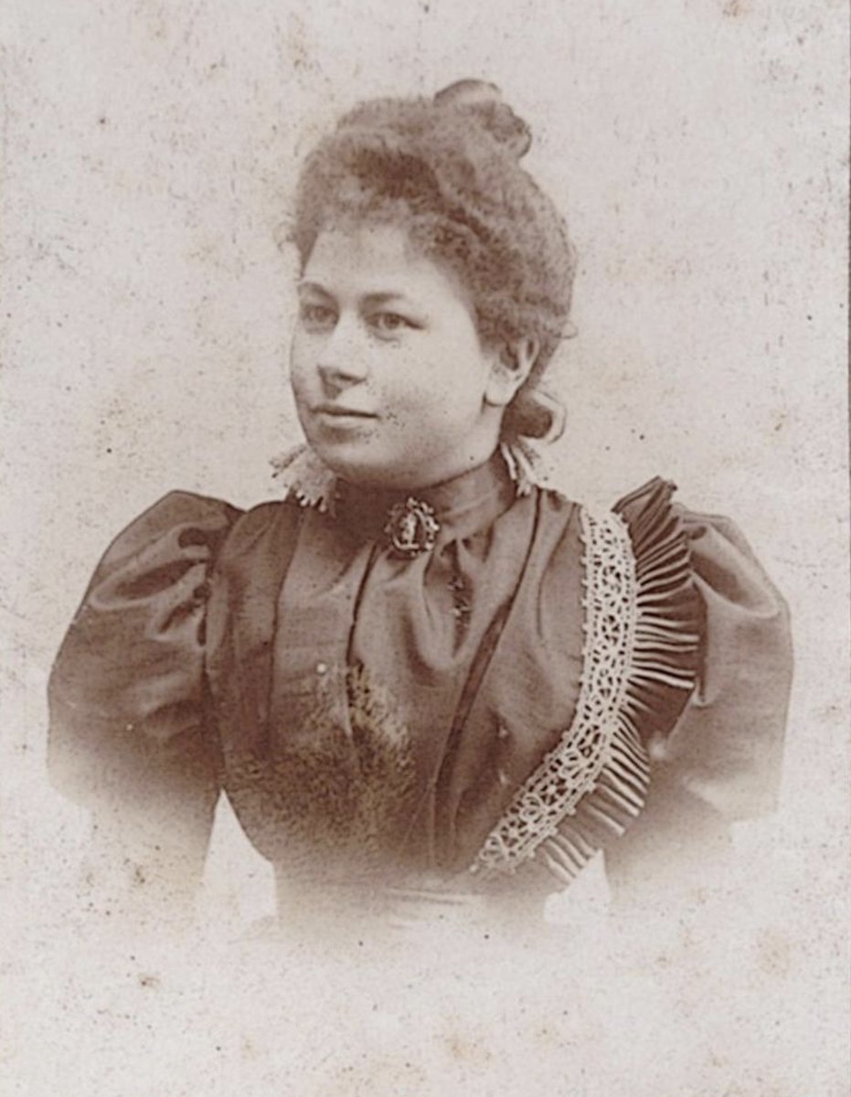 Auschwitz Memorial tweet media