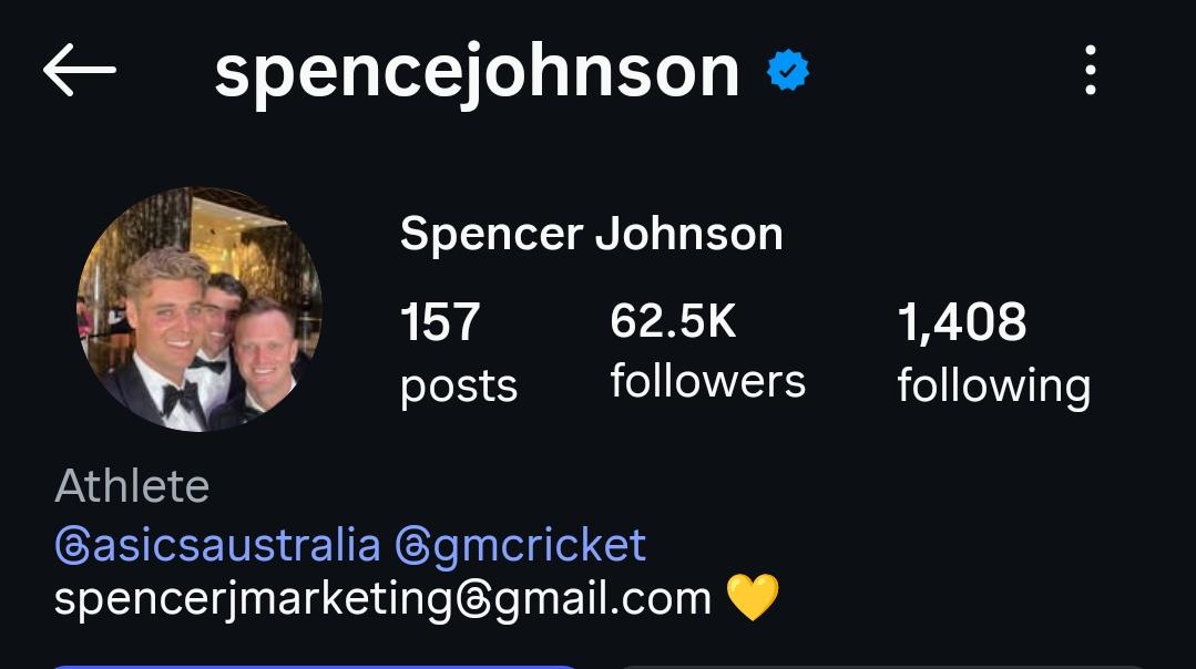 रोहन tweet media