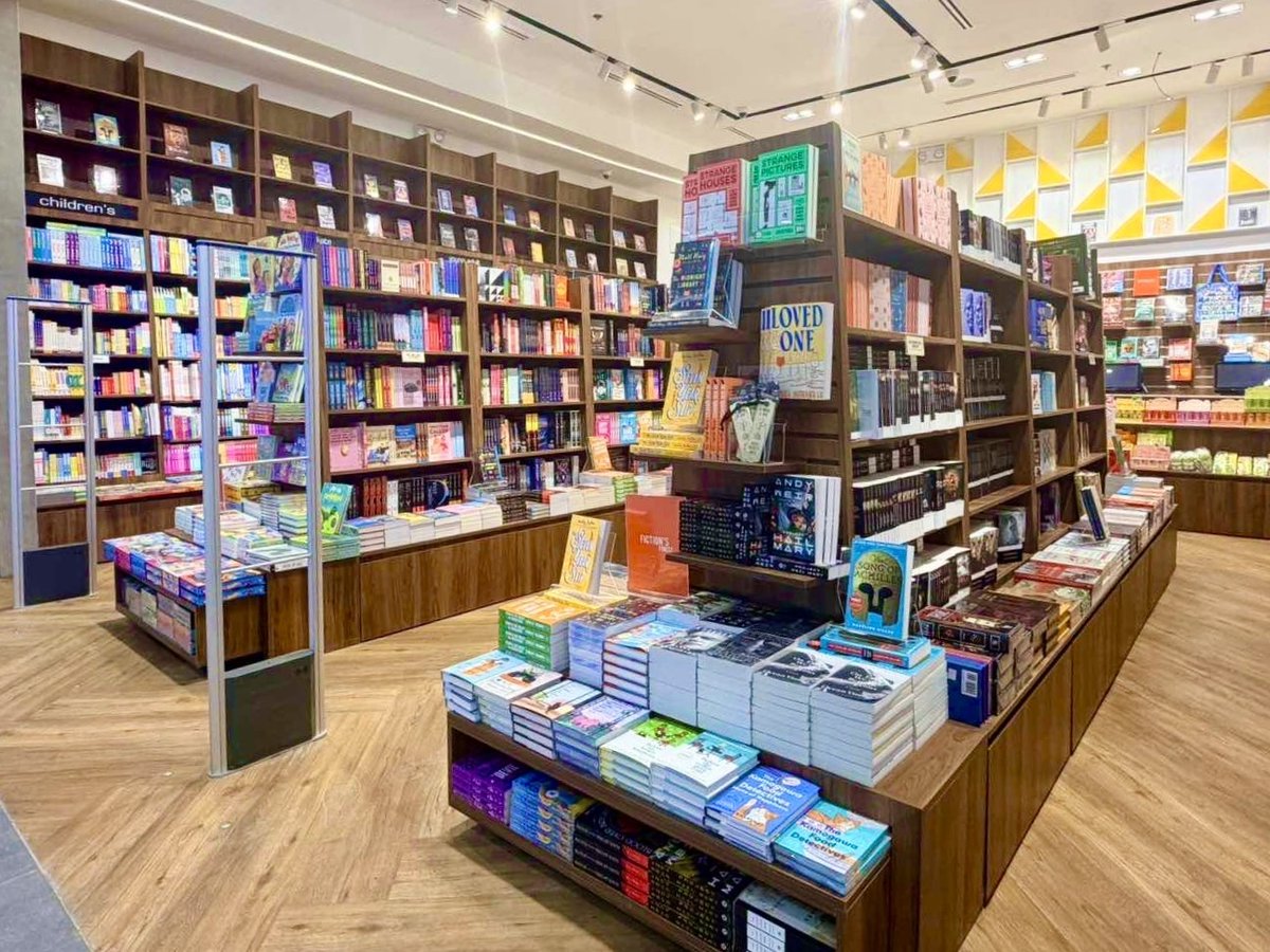 Fully Booked tweet media