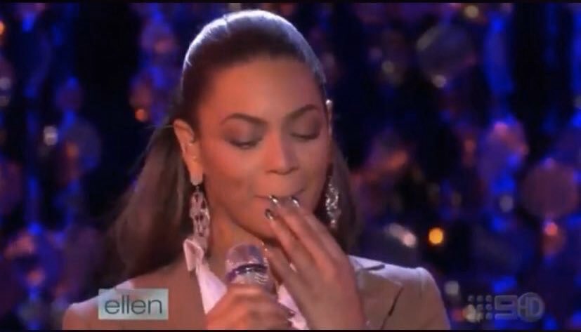 ‎‏ً tweet media