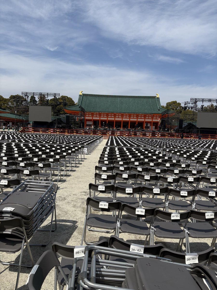 oosamkosam06's tweet image. やばい！！！
NY公演並みの近さかもしらん！
7列目！
ドセンター引きました！！
#平安神宮
#BF