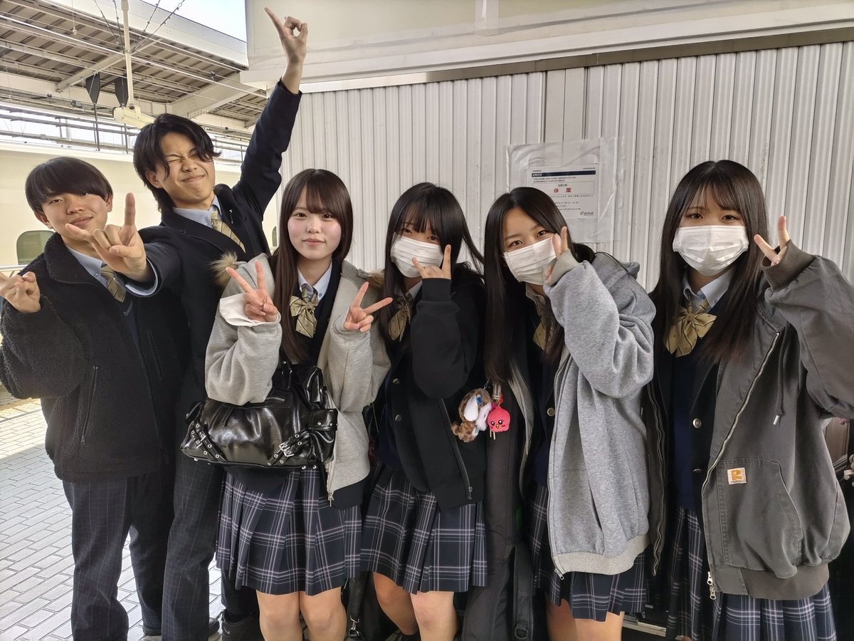 全国高等学校軽音楽発表会
in Aichi

今日は現地リハーサル。
積み重ねてきた音・楽曲、舞台上の立ち居振る舞いなどを朝から丁寧に確認しました。

愛知に向けて、出発します！

1日目(21日)
霹靂 (かむとけ)

2日目(22日)
Eager beaver (いーがーびーばー)

ライブ配信↓
locipo.jp/series/1627/?c…