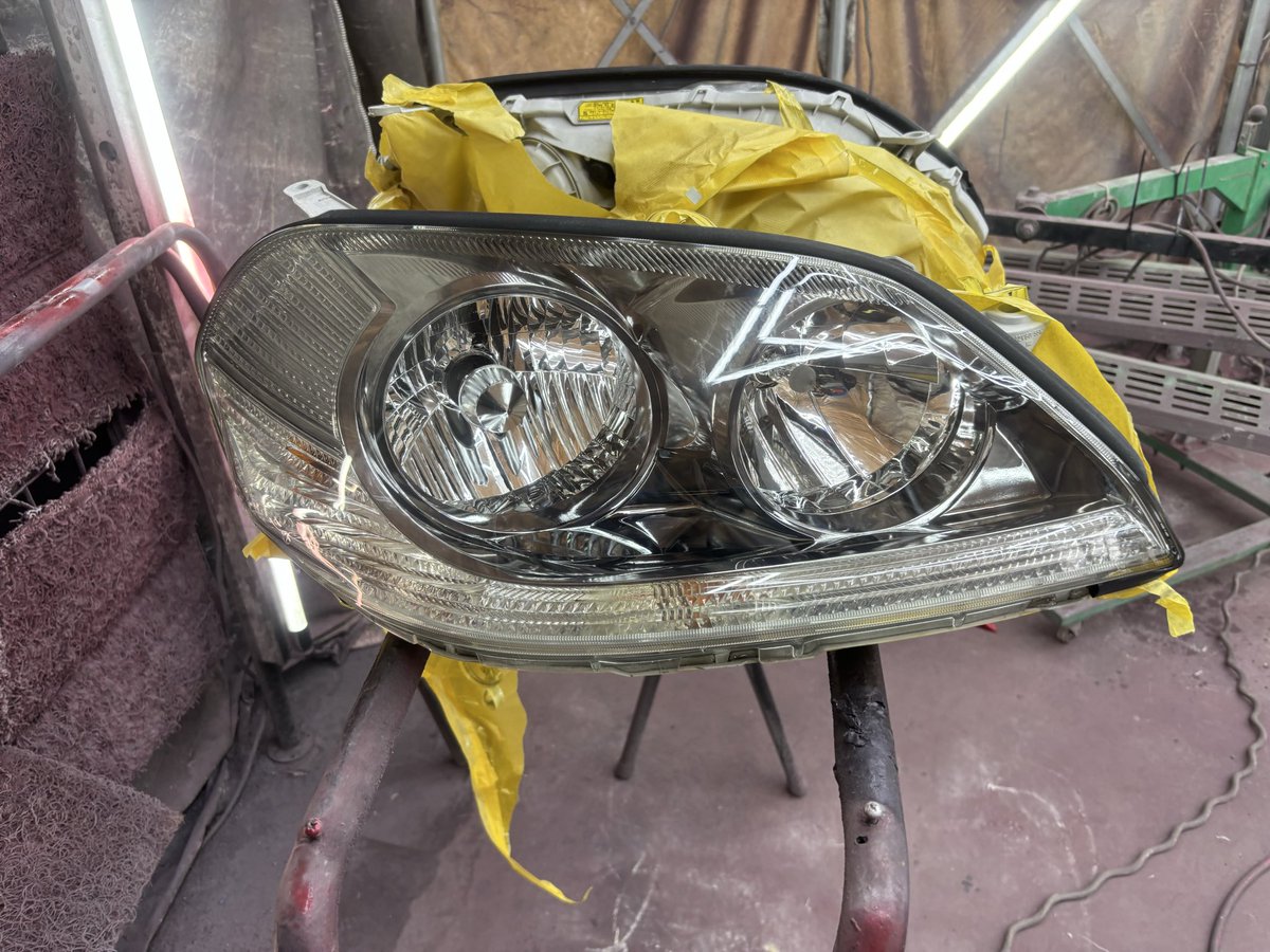 普通のお仕事。800番から研いで4000番まで仕上げてからのクリア。新品みたいになりました！たぶん4000番までいく必要はないです。