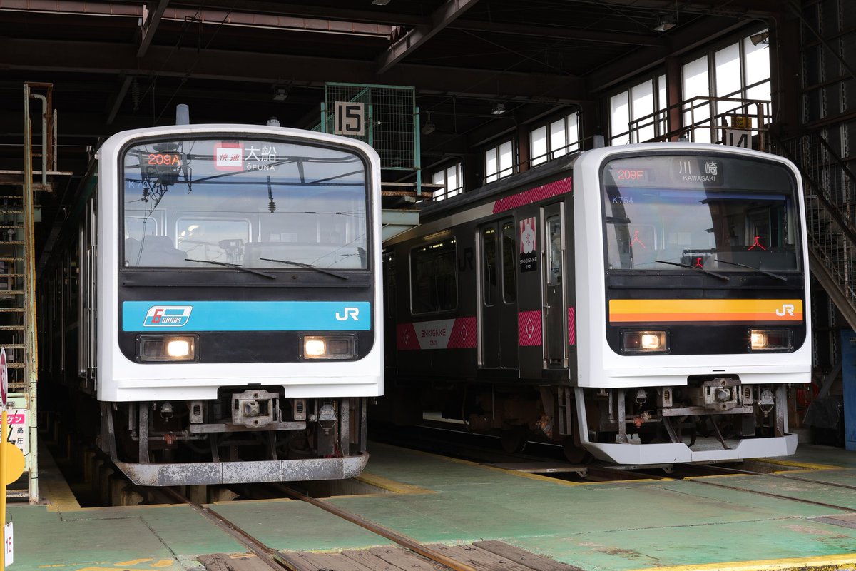 hamakazeB747's tweet photo. E501系を撮りに来たと思ったら川崎で京浜東北線と南武線撮りに来たみたいになるという…w
まあ京浜東北線に209がいた時は南武線側はレア車だったので意外と並びませんでしたね(⁠^⁠^⁠; https://t.co/T9Q0kHa0aH