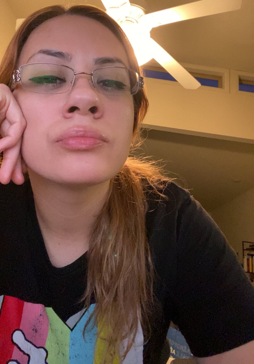 Miss Eyezz tweet media