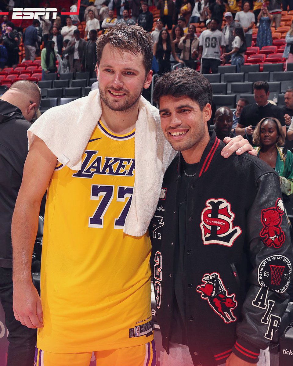 LakeShowYo tweet media