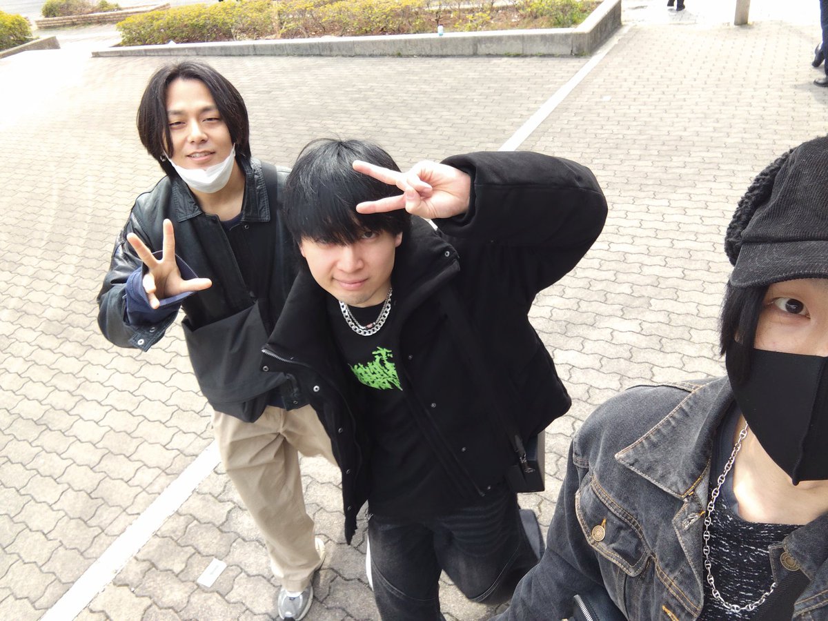 Ryu41m's tweet photo. 同世代ベーシスト某所へ https://t.co/NH6YV0FX8q
