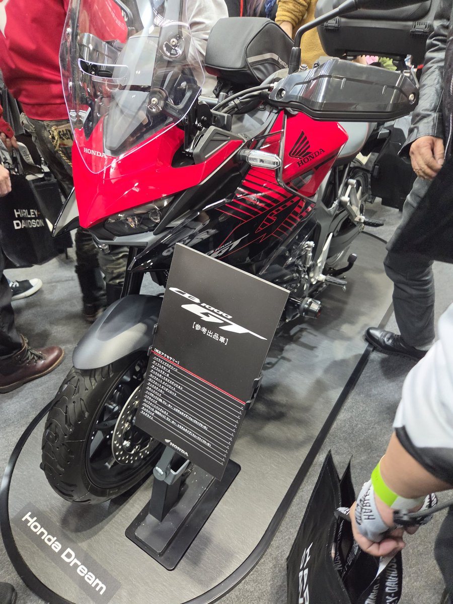 カティス tweet media