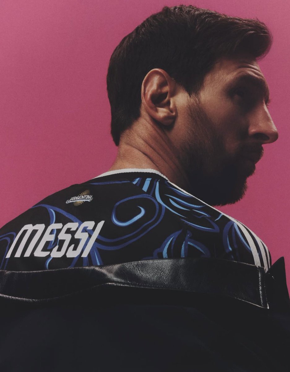 Messi y Adidas hacen oficial el diseño con el número y nombre de la camiseta suplente de Argentina para el Mundial 2026. 
Subió puntos sinceramente