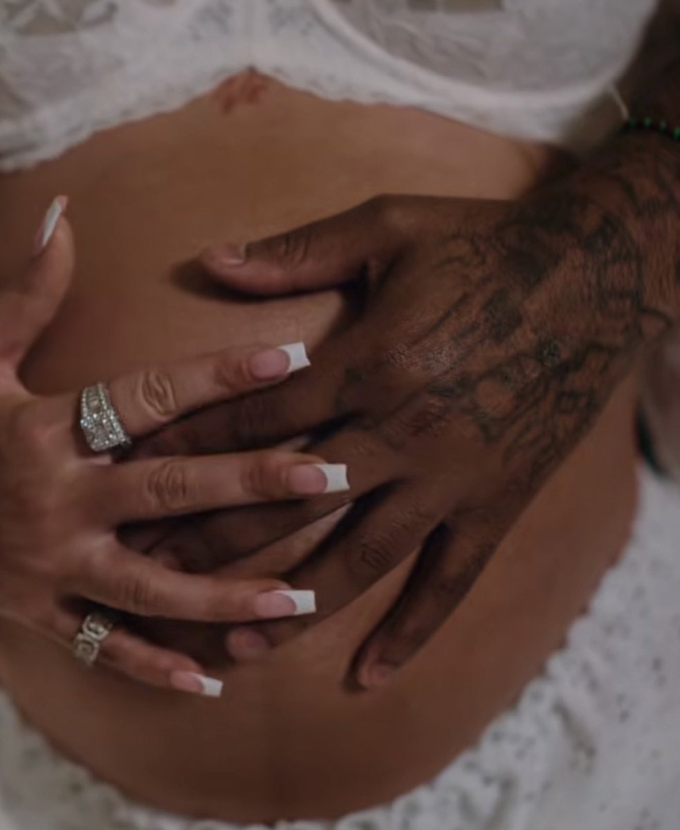 oh?NIKA😩 tweet media