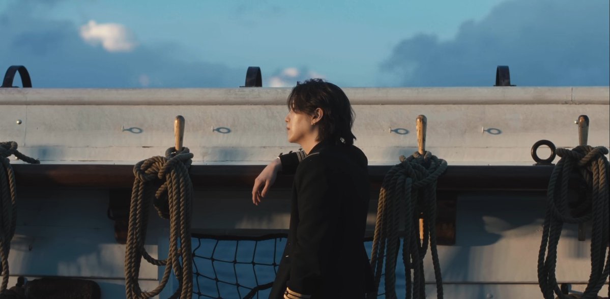 903SUGAHIGH's tweet image. SUGA Scene in “SWIM” MV

BTS ARIRANG OUT NOW
#ARIRANGทั้งแผ่นดิน
#BTS_SWIM 
#KEEPSWIMMING