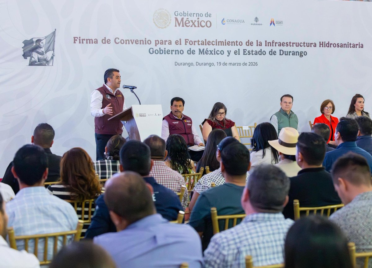 conagua_mx's tweet photo. El Gobierno de México, a través de la Conagua firmó un acuerdo de colaboración con el gobierno del estado de Durango y los 39 municipios de la entidad para desarrollar proyectos de agua potable, drenaje y saneamiento para elevar la calidad de vida de las y los duranguenses.

✅ En todo el sexenio, el Gobierno de México invertirá más de 26 mil millones de pesos en infraestructura hídrica. 

 ✅  En 2026 través del Fondo de Aportaciones para la Infraestructura Social (FAIS) se proyecta realizar más de 300 acciones en los municipios con una inversión superior a los 600 millones de pesos.

Más información: https://t.co/Bvu49Tzcg9