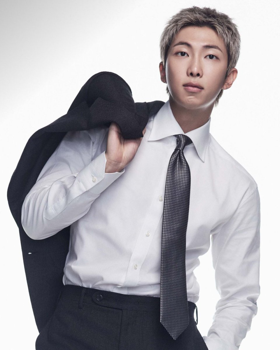 RM91227's tweet photo. 멜론 독점 이미지 #RM https://t.co/XQzKuSMrqS