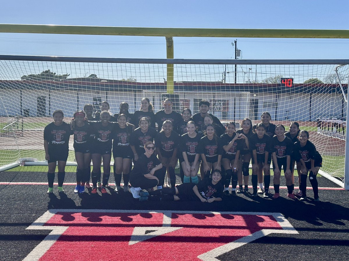 Horn Girls Soccer tweet media