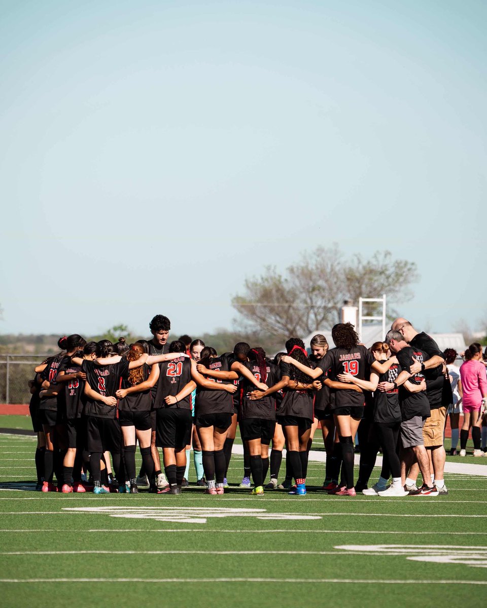Horn Girls Soccer tweet media