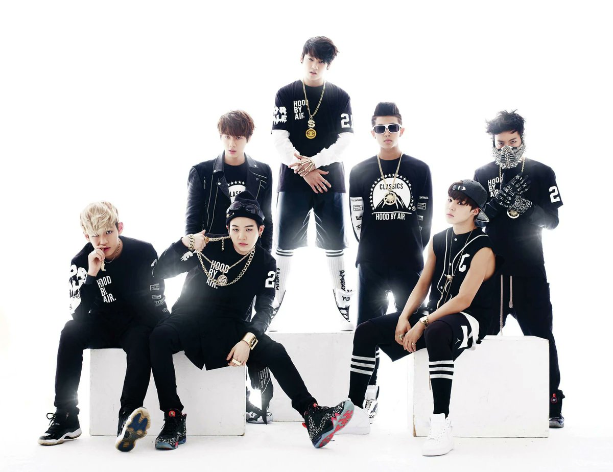 powerfulllwitch's tweet photo. los que en realidad escribieron arirang 

#BTS_ARİRANG https://t.co/PIYp8dCxfU