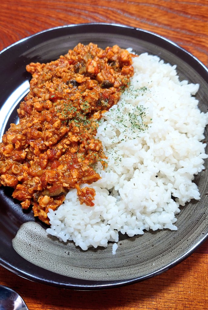 えろき@カムイさん12巻発売中👻 tweet media