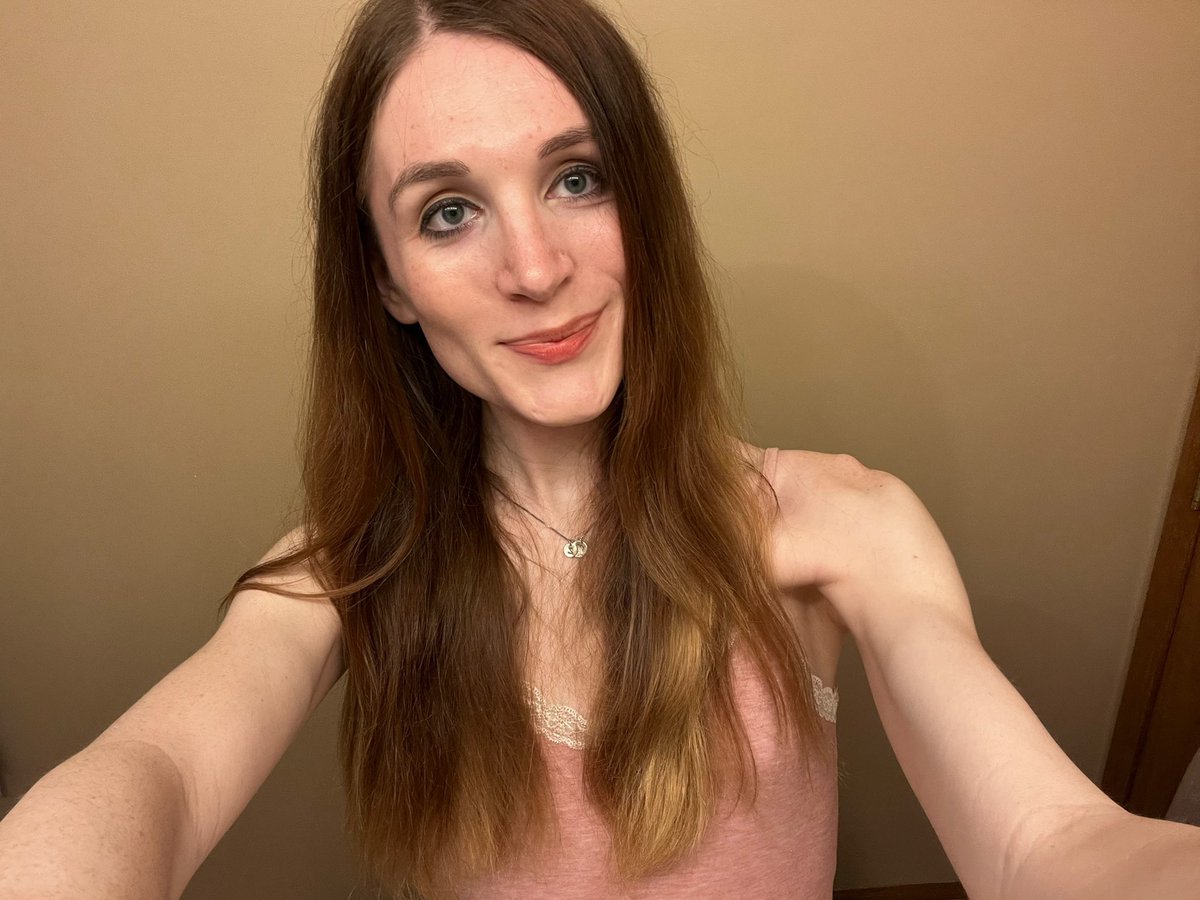 zoë rose bryant tweet media