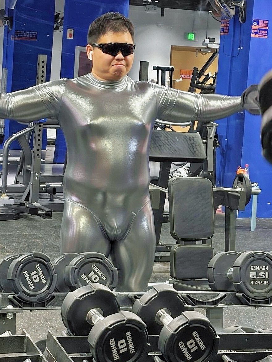 丝袜臭脚熊爹 tweet media