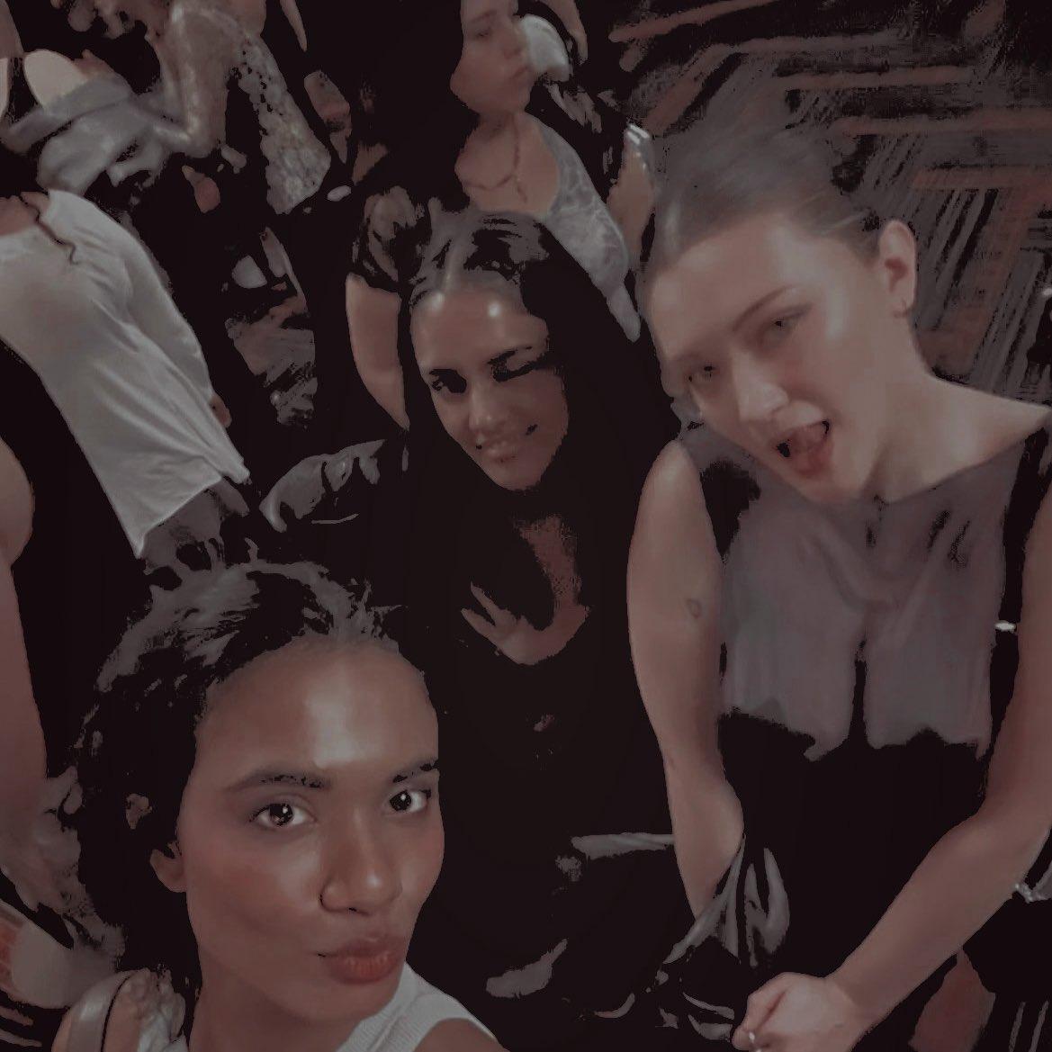 * 𝐒𝐀𝐌𝐈𝐑𝐀 tweet media