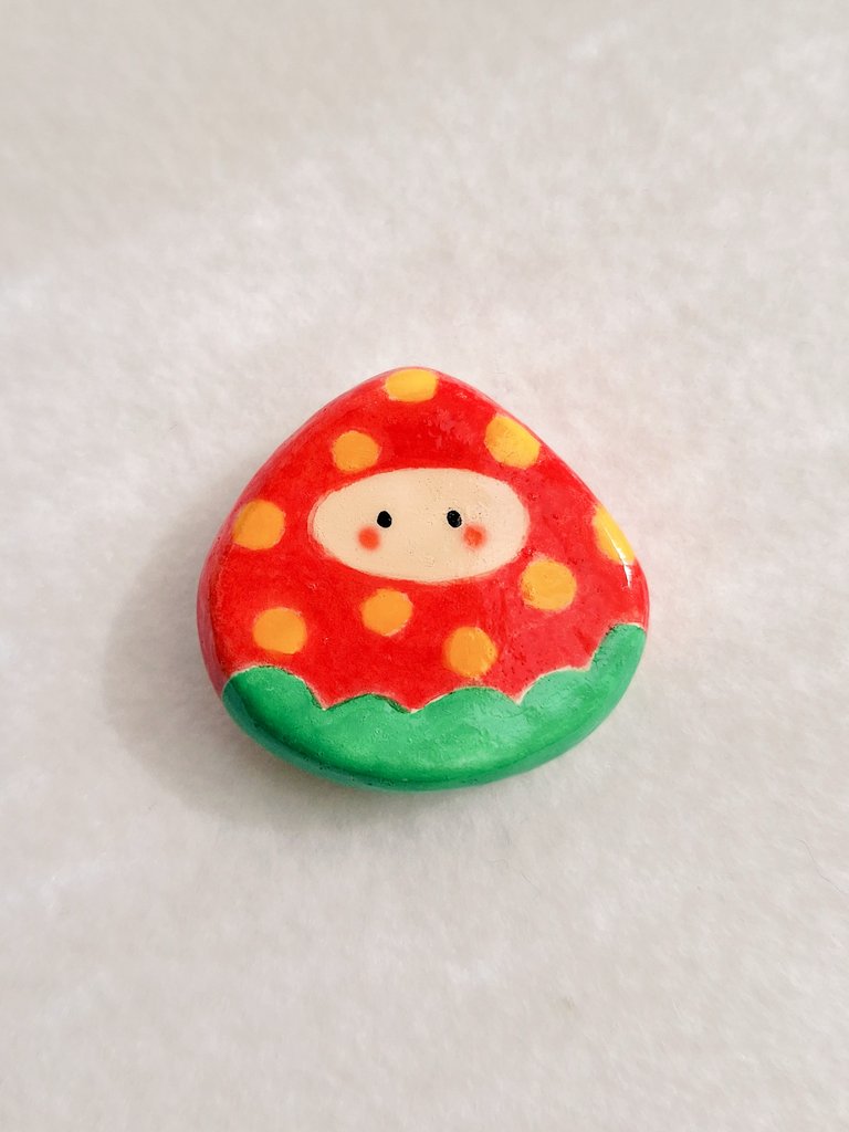 いちご小人さんマグネット✨

石粉粘土で作りました。

#ハンドメイド　#マグネット　#minne