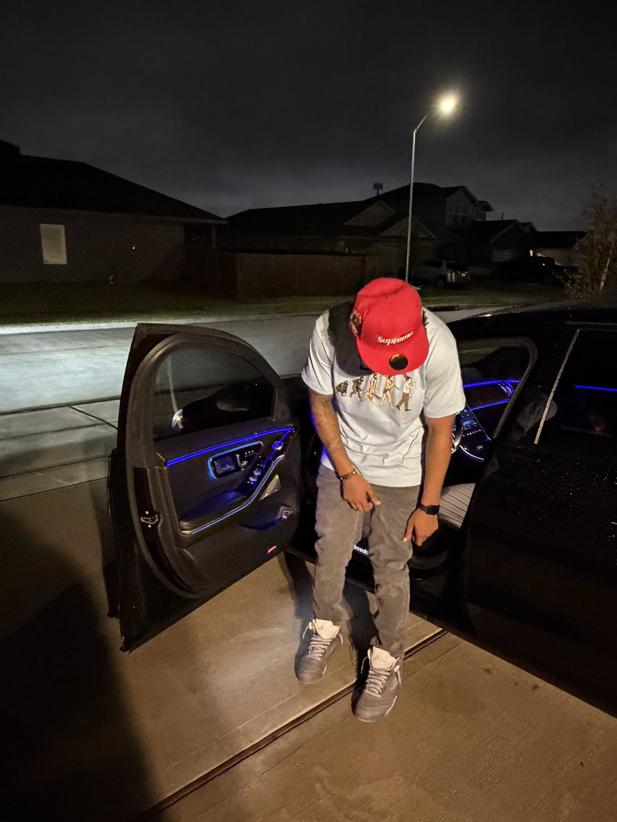 LiqueLon's tweet photo. Niggas love to see you fucked up hate when you go get some money 💰 https://t.co/U5GMubxEIb