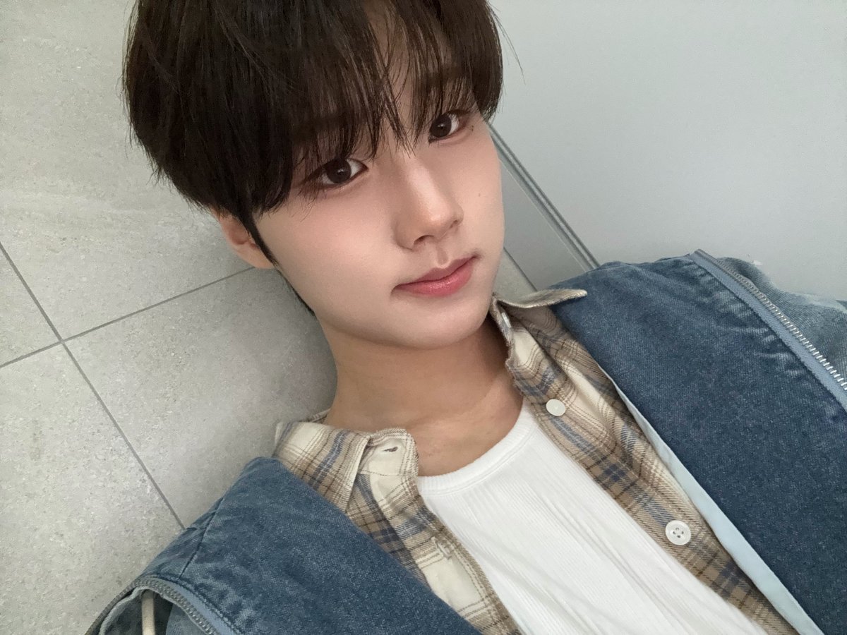 idntt_cosmo's tweet photo. 오늘만 나도 멋져볼래

#idntt #아이덴티티 #アイデンティティ
#unevermet #이환희 #leehwanhee https://t.co/V2s7kZMfBw
