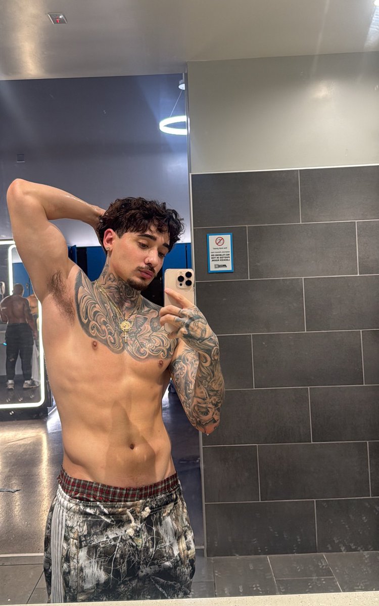 Jonn ✯ tweet media