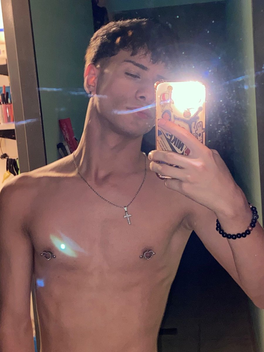 nikitoooo tweet media