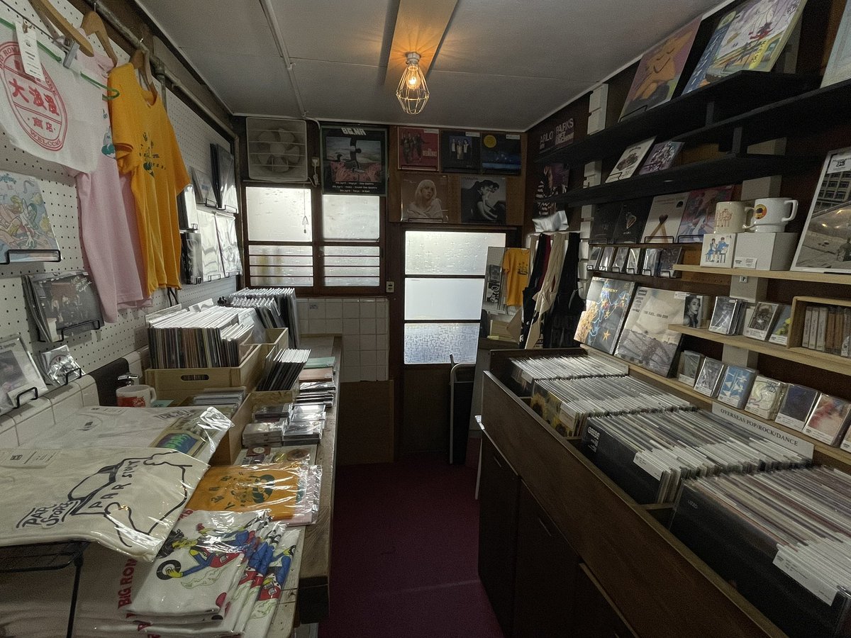 Second Royal Shop tweet media