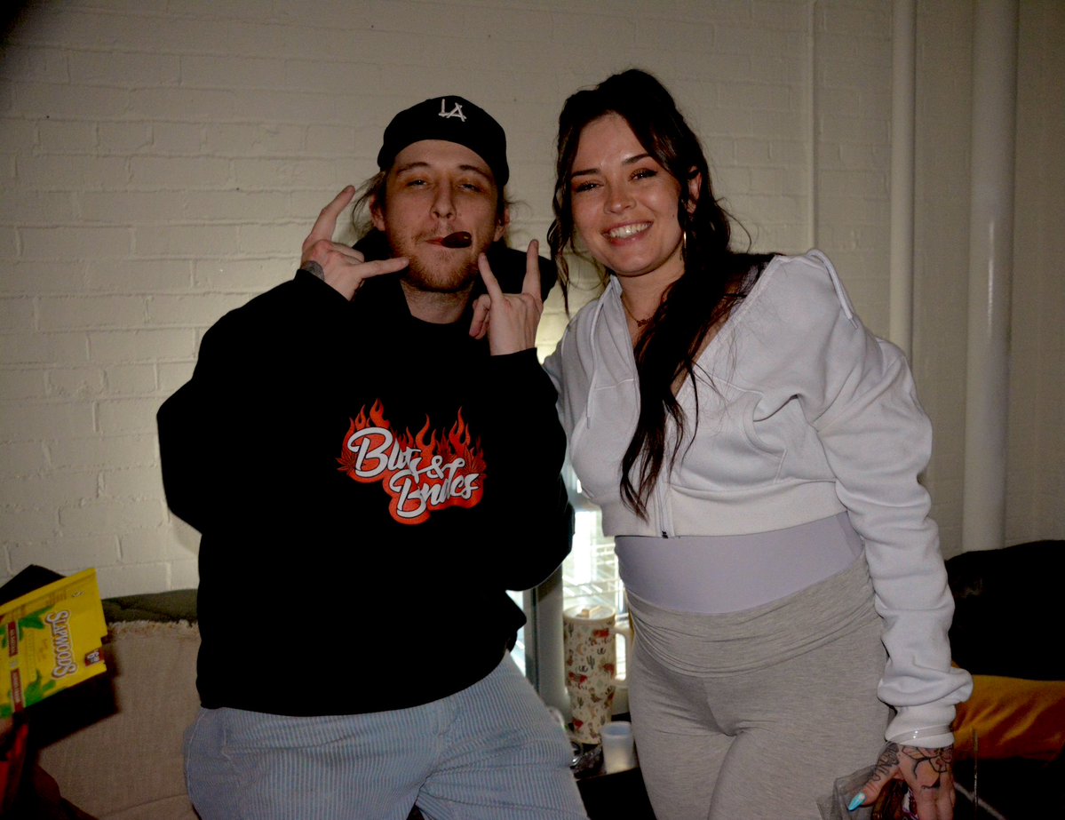 theBluntGirl tweet media