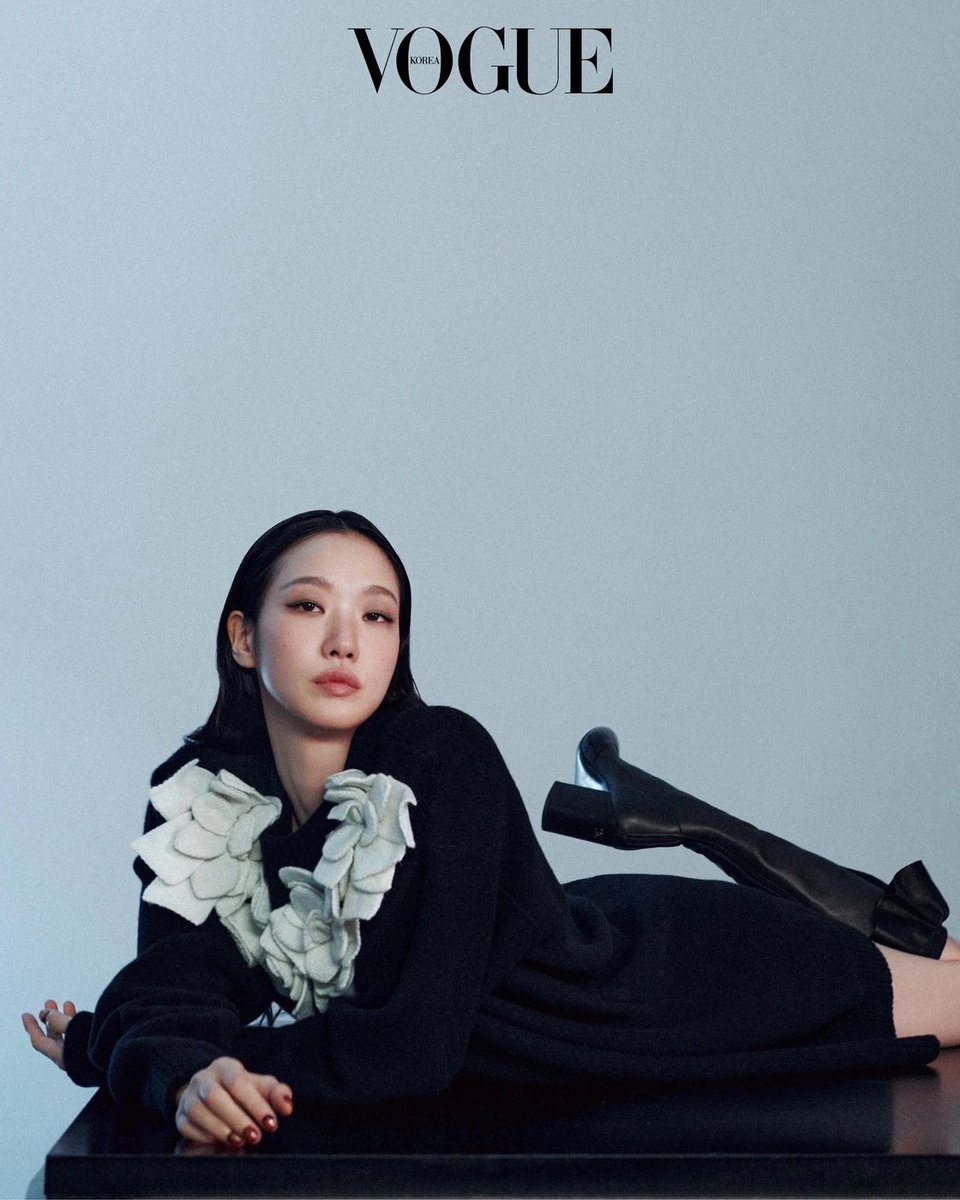 ggonecherie's tweet photo. obsessed with all her recent chanel shoots ✨ https://t.co/aUqBr9WlAb