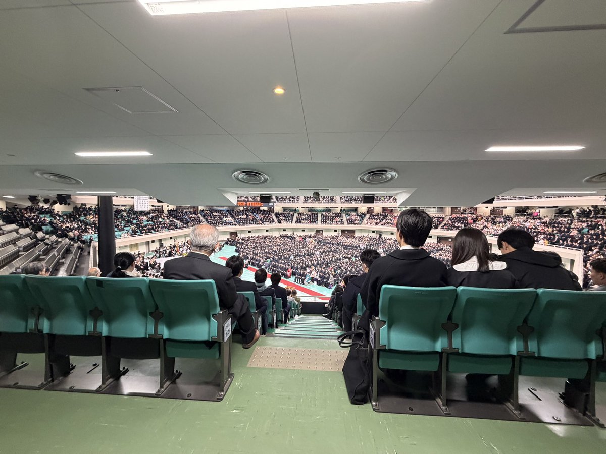 ryotsu0929's tweet photo. 東京理科大学から排出される式に出ている https://t.co/JS0OIXuWeb