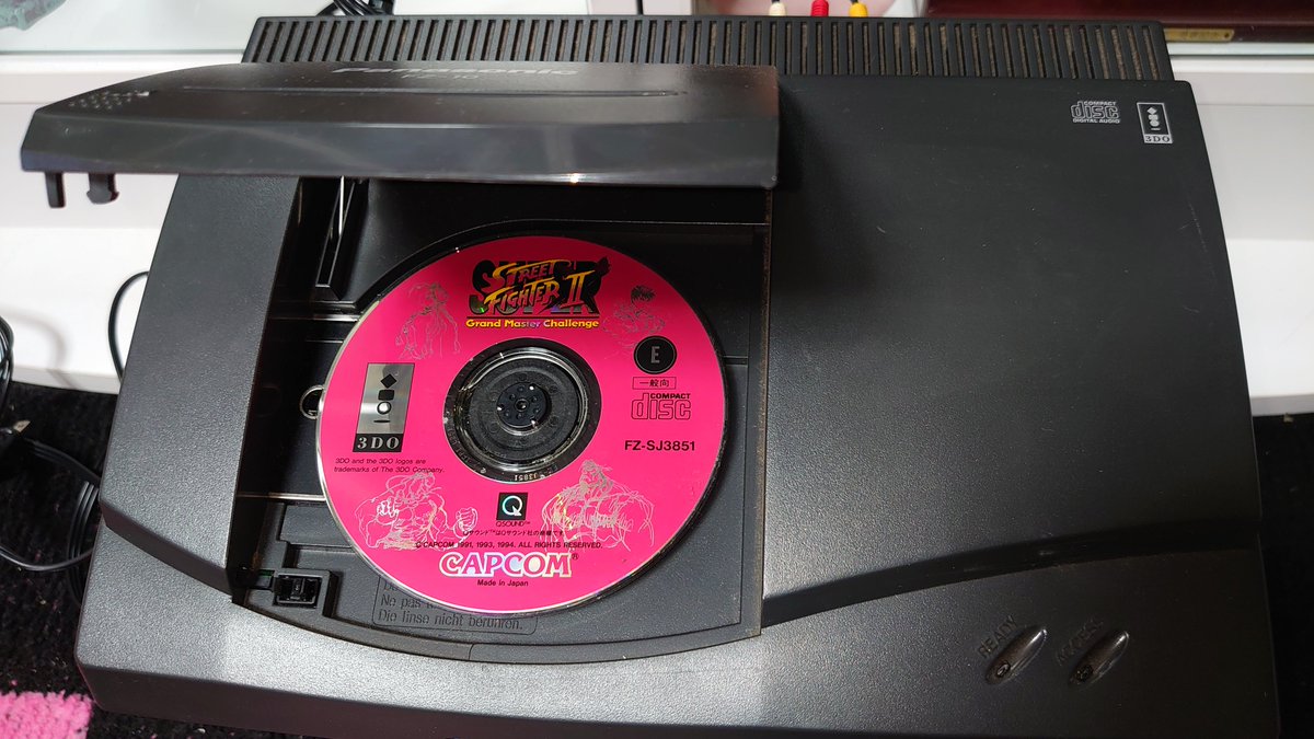 UFFuqHDMNRCi1li's tweet image. 3月20日は3DO REALの発売日だったんだ！🥹✨

ストXのせいで買ってしまったんだが、
Dの食卓も発売日に買って遊んだなあ🥹✨
だけどネオジオCDやサターンのゲームばかり遊んでたからすぐ触らなくなったね…😇

#3DO