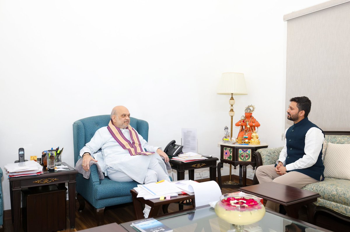 नई दिल्ली में भाजपा के वरिष्ठ नेता एवं भारत के आदरणीय गृहमंत्री श्री अमित शाह जी से उनके निवास स्थान पर सदिच्छा भेंट का अवसर प्राप्त हुवा।

गुढी पाडवा एवं हिंदू नववर्ष के पावन अवसर पर उन्हें हार्दिक शुभकामनाएं दीं और उनका आशीर्वाद प्राप्त किया। 

#AmitShah #GudiPadwa