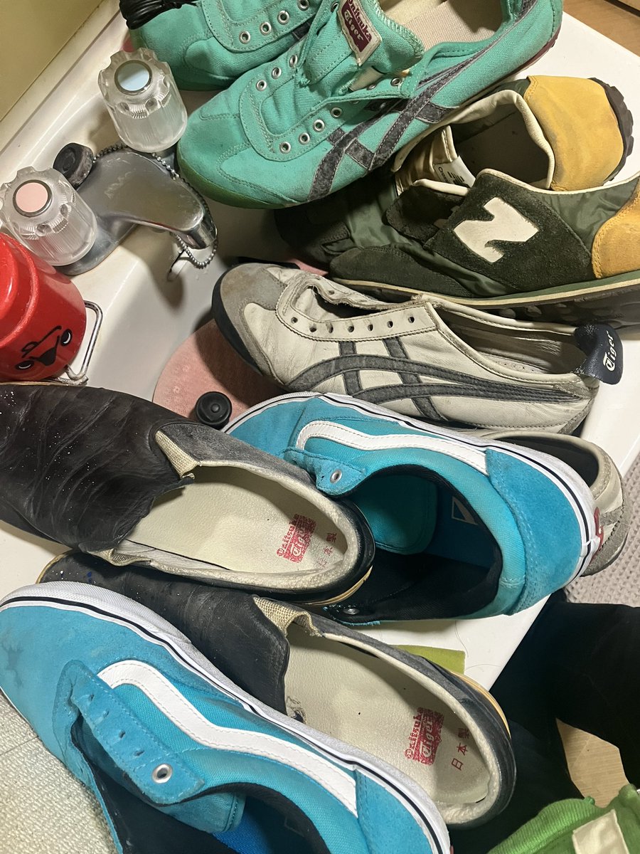 ヨシカス tweet media