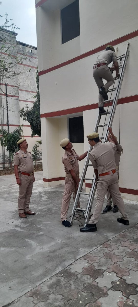 BAREILLY FIRE AND EMERGENCY SERVICES tweet media