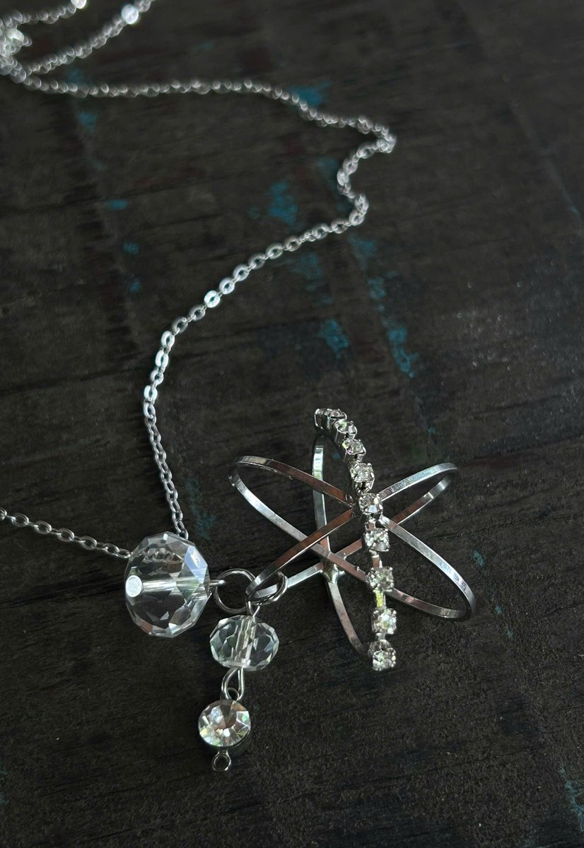 ManhTee •人• tweet media