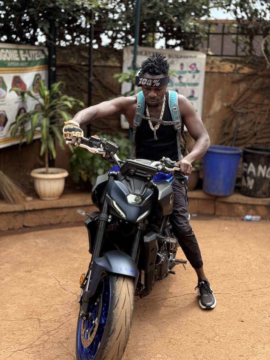 Fangone Comment Section tweet media