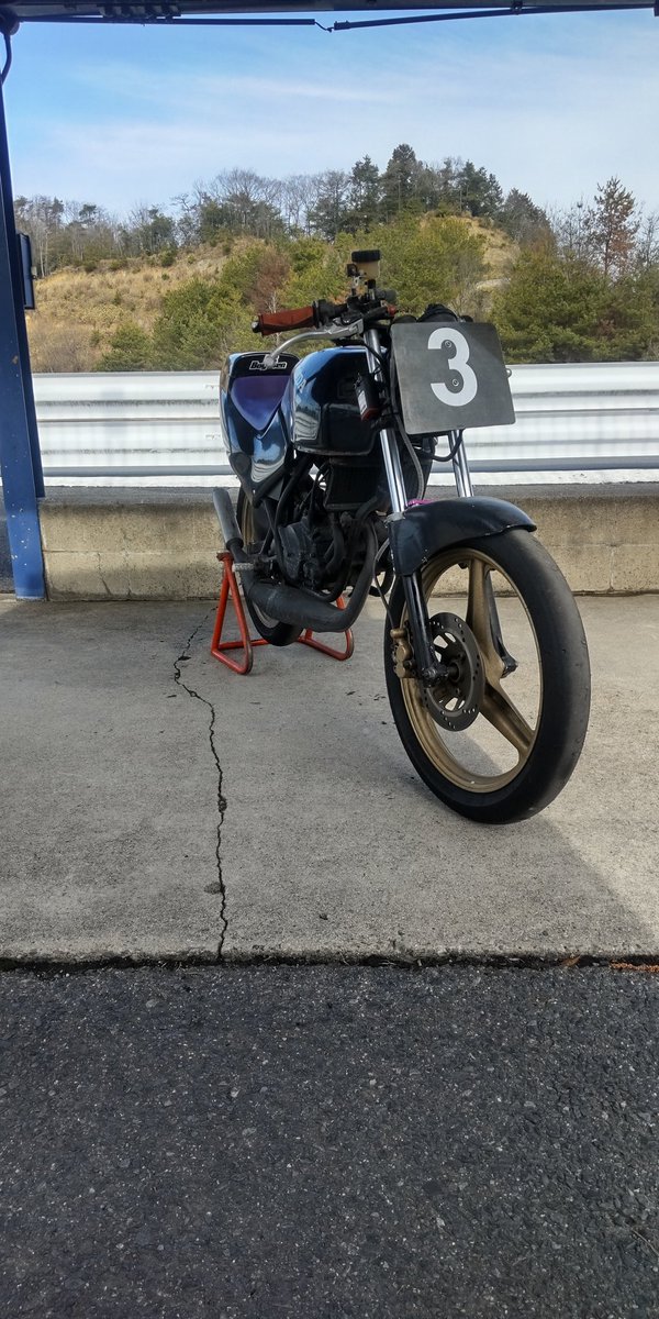 Team2st's tweet image. 今日は名阪で〜す。

#2st保存会　#2スト　#RS125　#鈴鹿サンデーロードレース　#GP3　#kohsaka　#鈴鹿サーキット