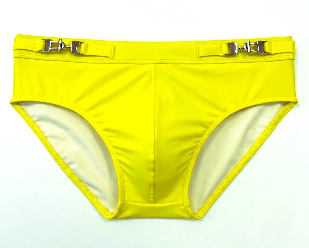 SoyNoeRoa's tweet photo. Spotlight Brief, uno de mis modelos favoritos de @GetIndecent, ahora en citrón, un tono delicioso para este verano. 🍋
https://t.co/IJgGFOaZT5 https://t.co/0RxePNTDgy