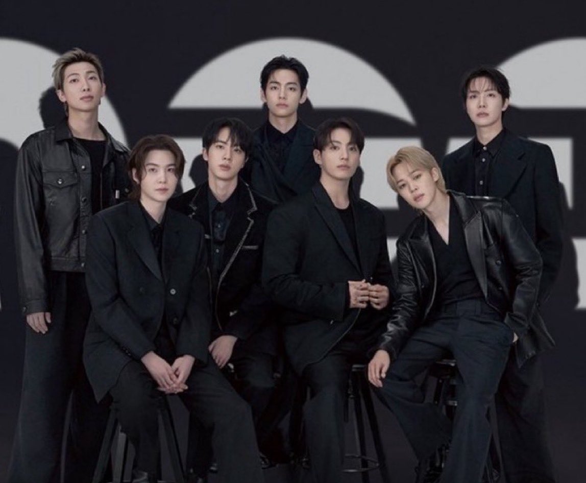 ARMYBogotaCol's tweet photo. El cierre del artículo con Naver nos ha dejado llorando mucho. Este es el mensaje de BTS para ARMY

«Agradecemos sinceramente a ARMY por esperarnos durante tanto tiempo. Nosotros también los extrañamos mucho, y el hecho de que los siete podamos estar juntos otra vez es más valioso que cualquier cosa.

Volveremos a ustedes a través de la música, las presentaciones, la próxima gira mundial y muchas otras actividades. Siéntanse libres de disfrutarlo, ¿están listos para disfrutarlo con nosotros?
Además del álbum, hemos preparado muchos escenarios para compartir juntos, así que divirtámonos.

Realmente los amamos.»

ARIRANG OUT TODAY
SWIM OUT TODAY
RETURN OF THE KINGS 
BTS IS BACK
#BTS_ARIRANG